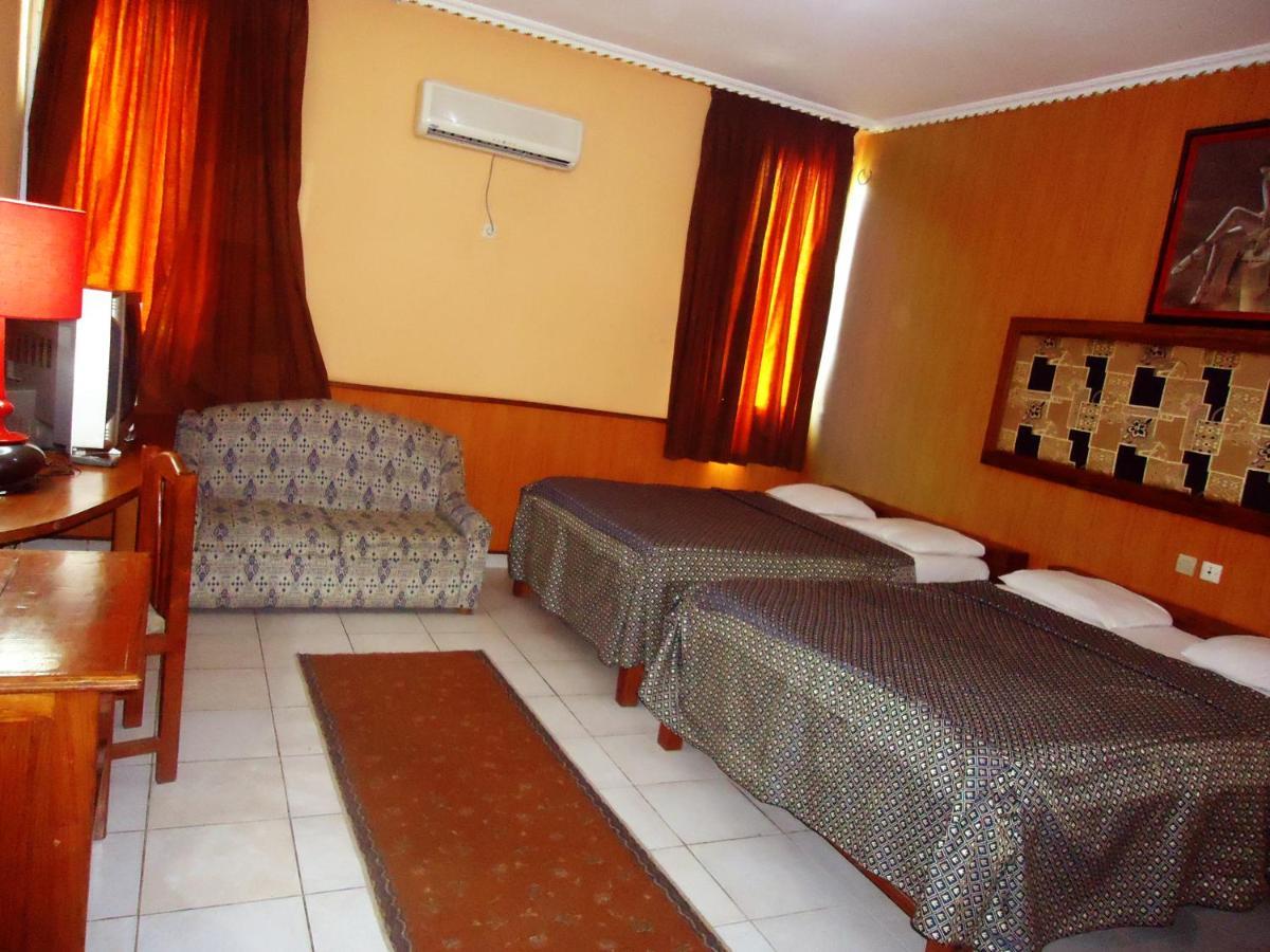 Hotel Saffana Douala Ngoại thất bức ảnh