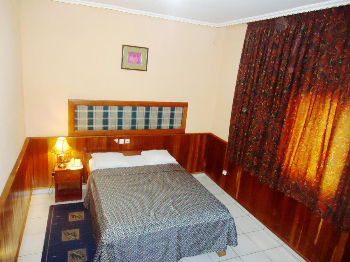 Hotel Saffana Douala Ngoại thất bức ảnh